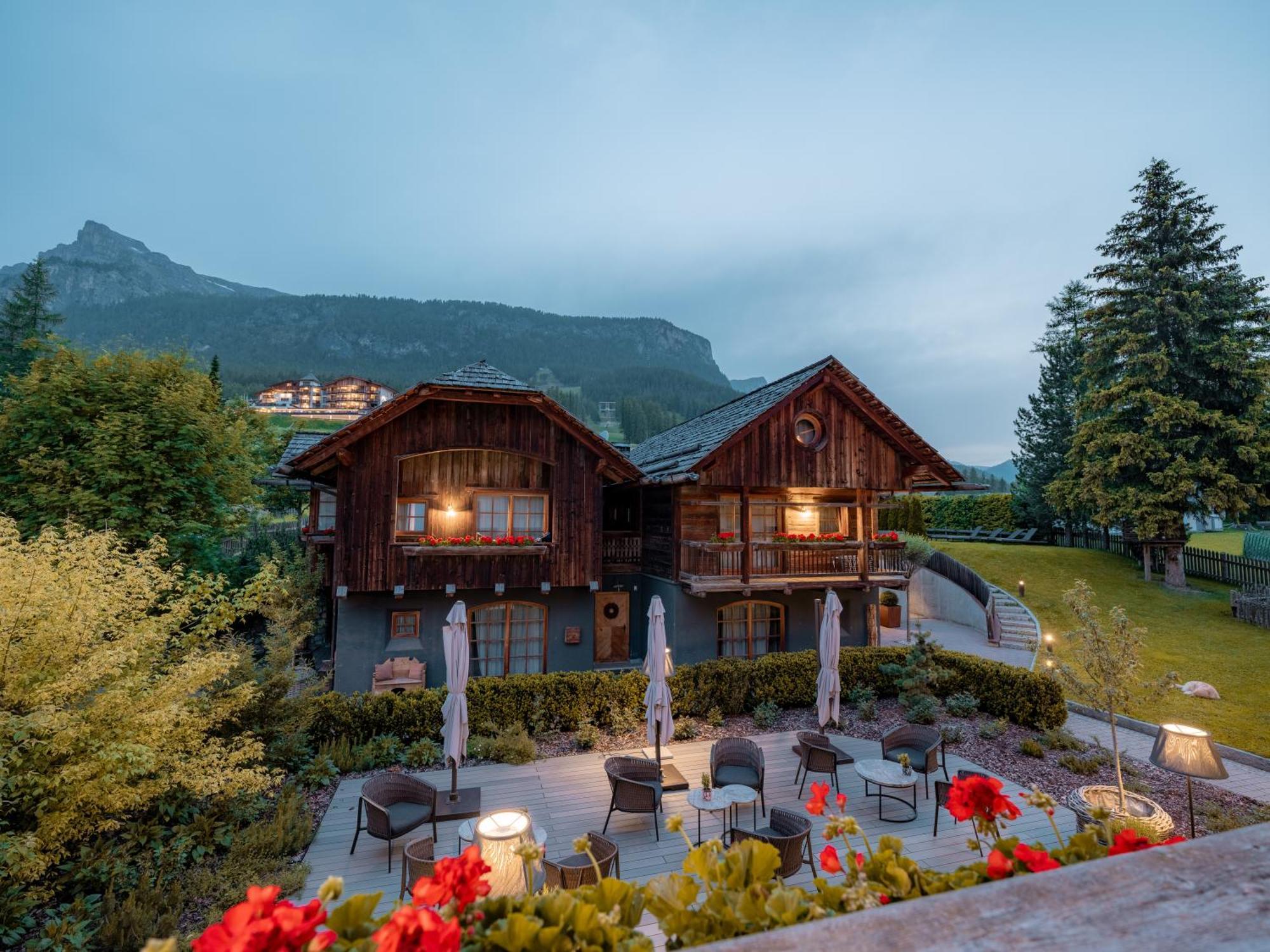 Sportony Mountain Lodges La Villa  Eksteriør bilde
