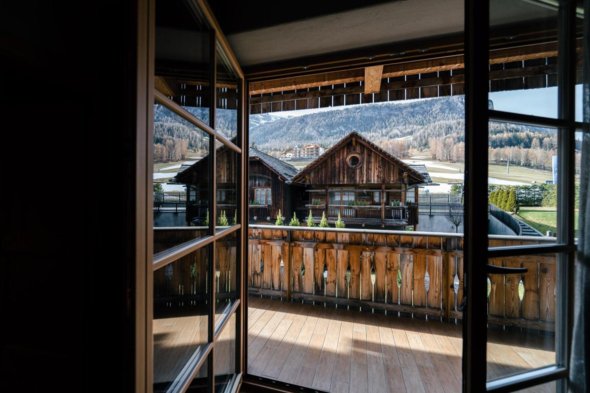 Sportony Mountain Lodges La Villa  Eksteriør bilde