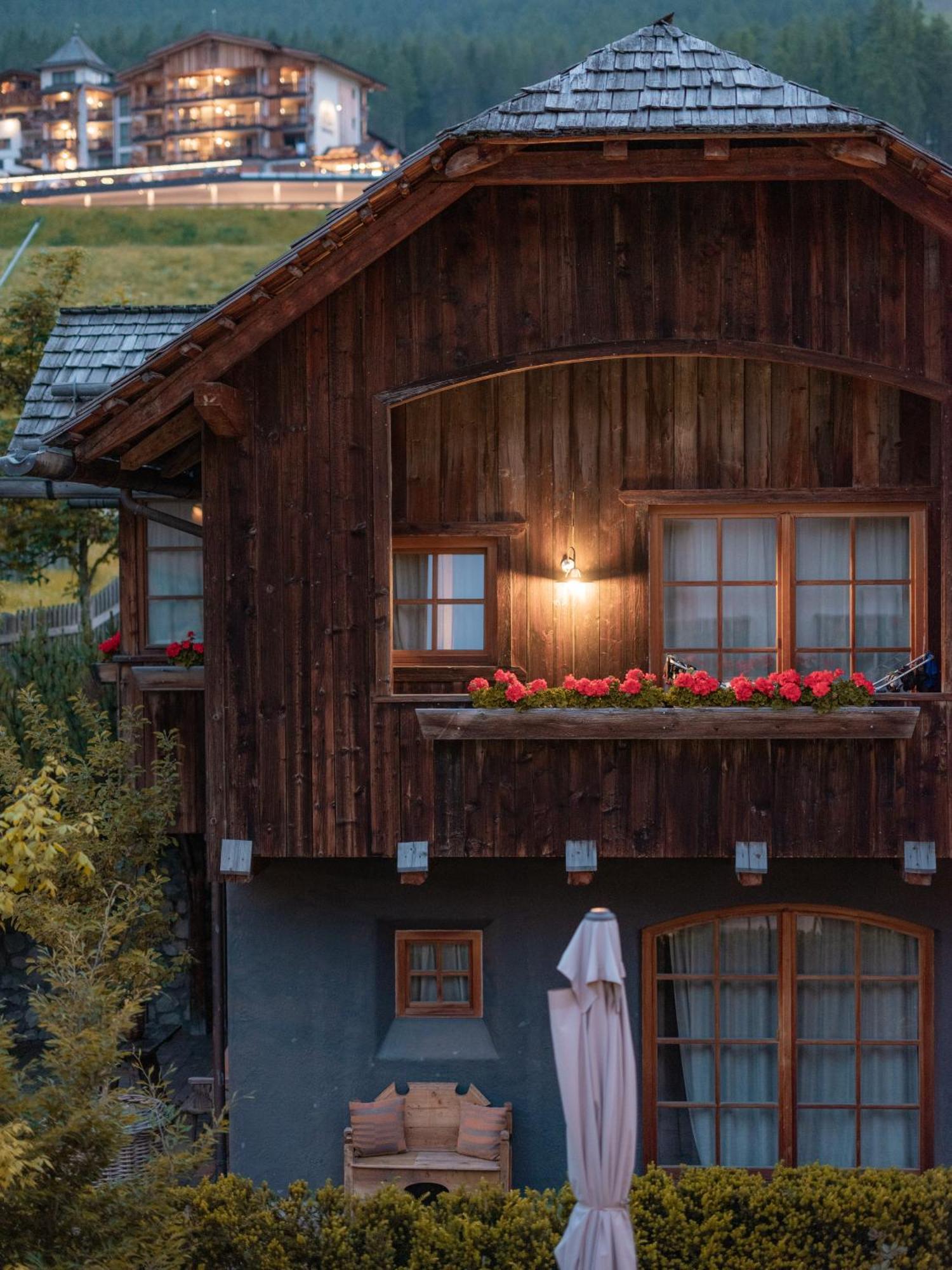 Sportony Mountain Lodges La Villa  Eksteriør bilde